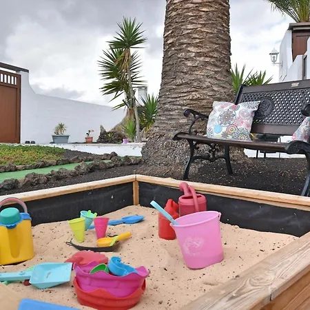 Casa Tamai Family Holidays Lanzarote 펜션